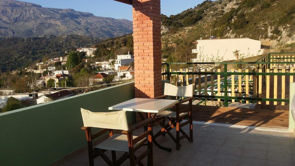 Elia Apartment *